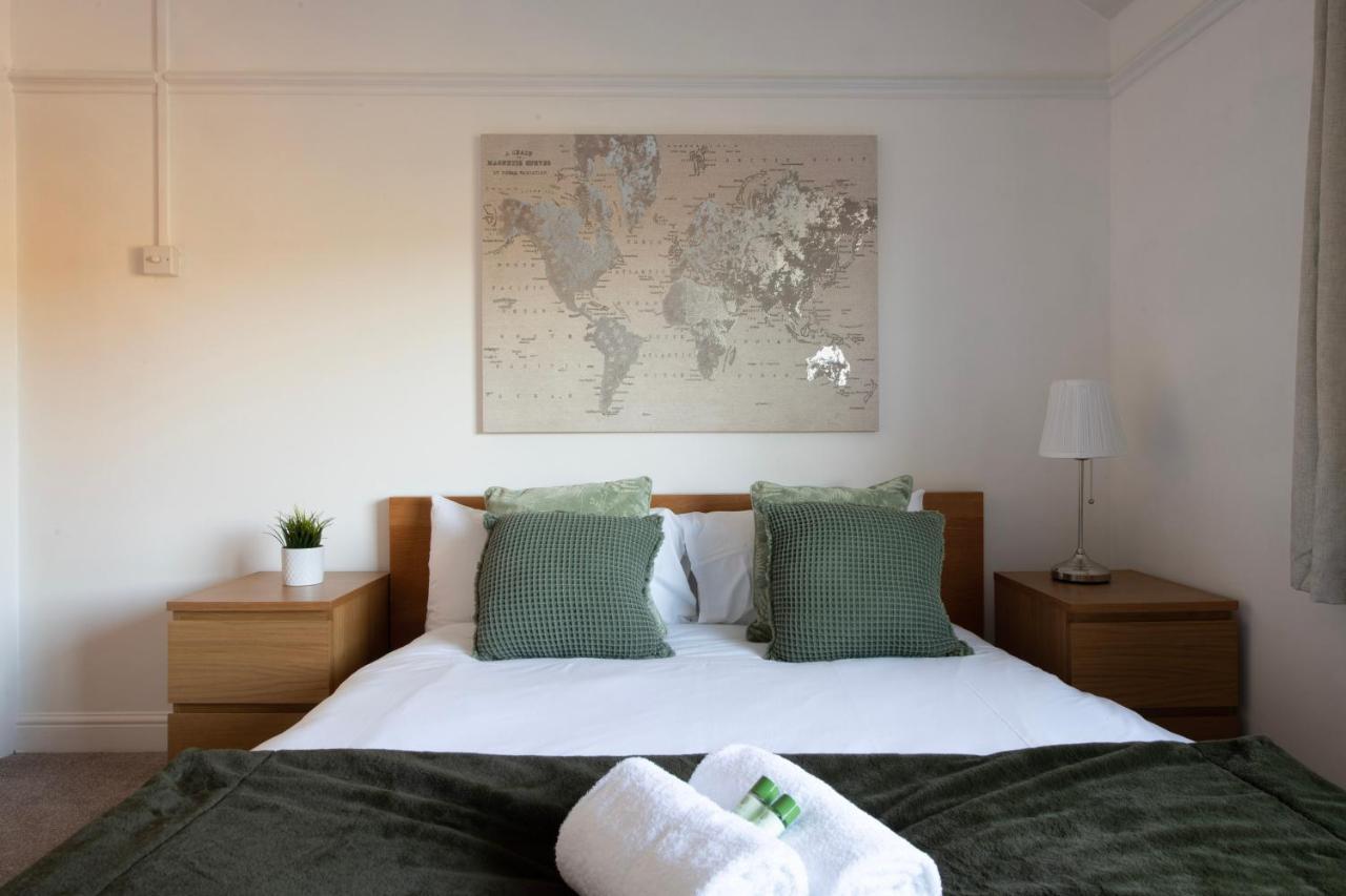Hampton House - Sleeps 7 - Free Parking And Wifi Hébergement de vacances